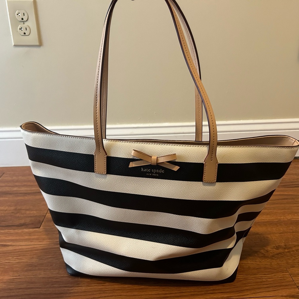 Kate spade tote  - great condition